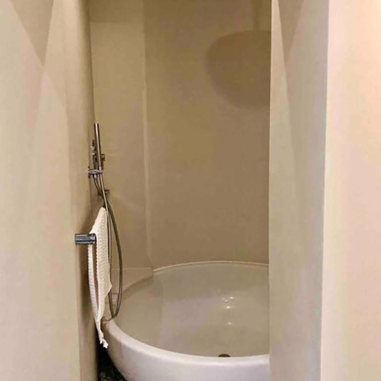 Landing rooms monolocale con ingresso indipendente - Studio - 9