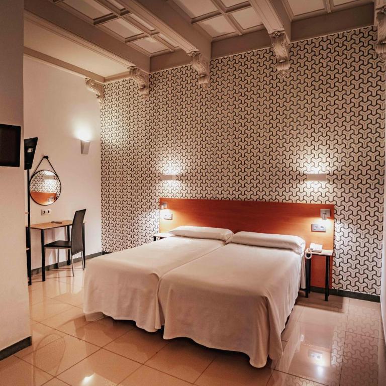 Atenas Granada - Double or Twin Room with Parking Place - 5