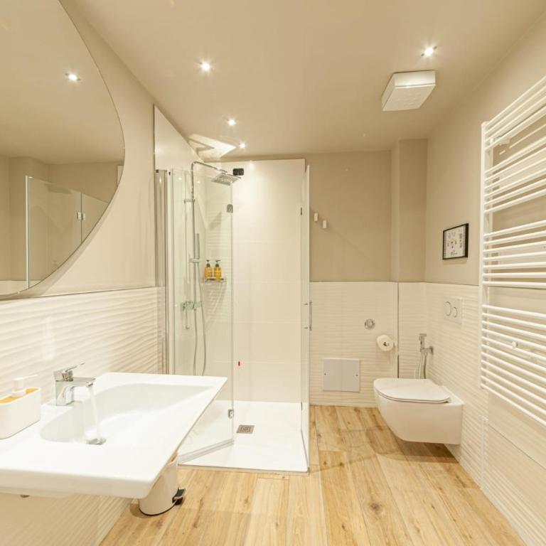 Eleonore Elegant Rooms - Deluxe Double Room with Balcony - 11