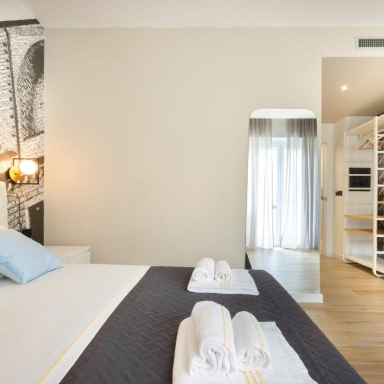 Eleonore Elegant Rooms - Deluxe Double Room with Balcony - 9