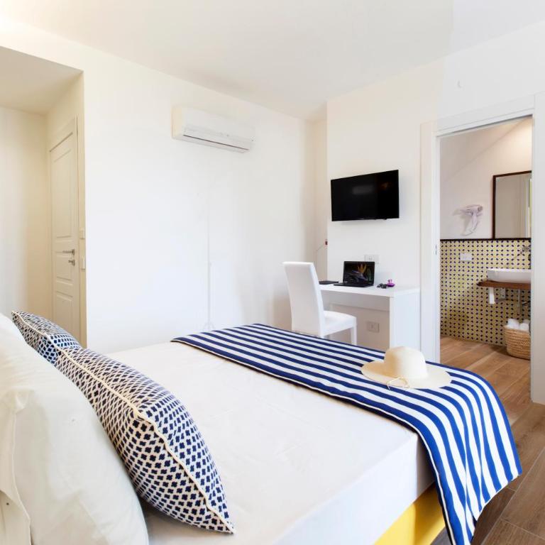YourHome - Relais Loggia Li Galli - Camera Queen con Vista Mare - 10