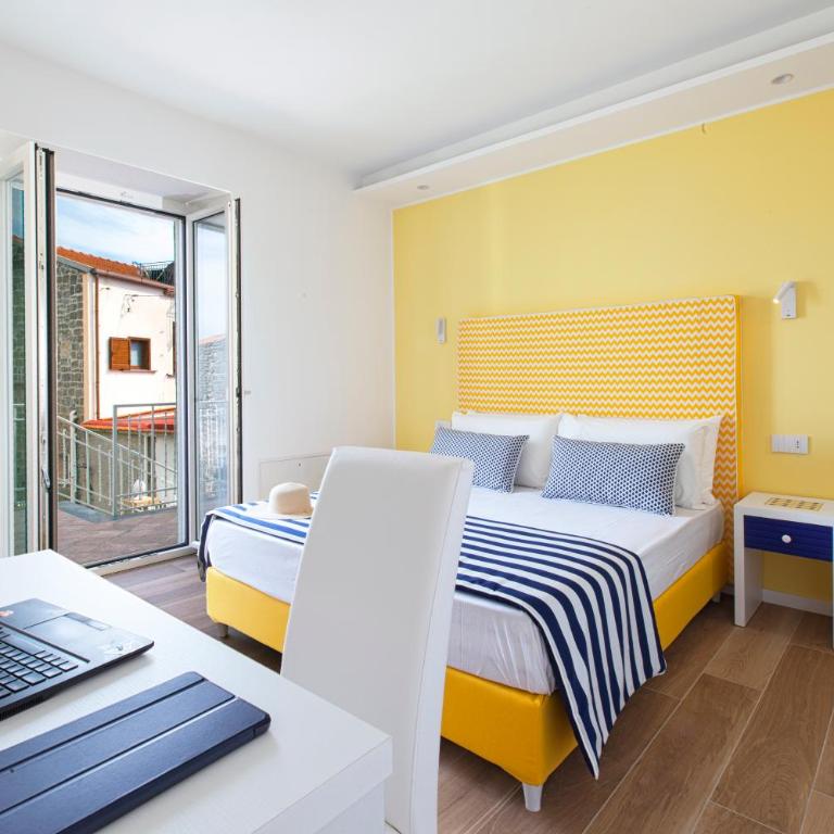 YourHome - Relais Loggia Li Galli - Camera Queen con Vista Mare - 5