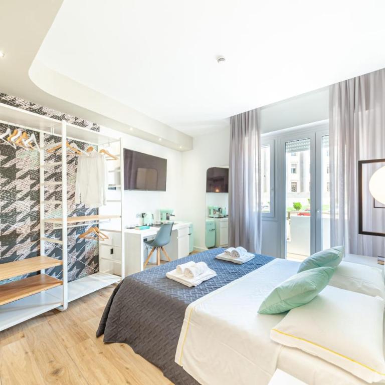 Eleonore Elegant Rooms - Deluxe Double Room with Balcony - 5