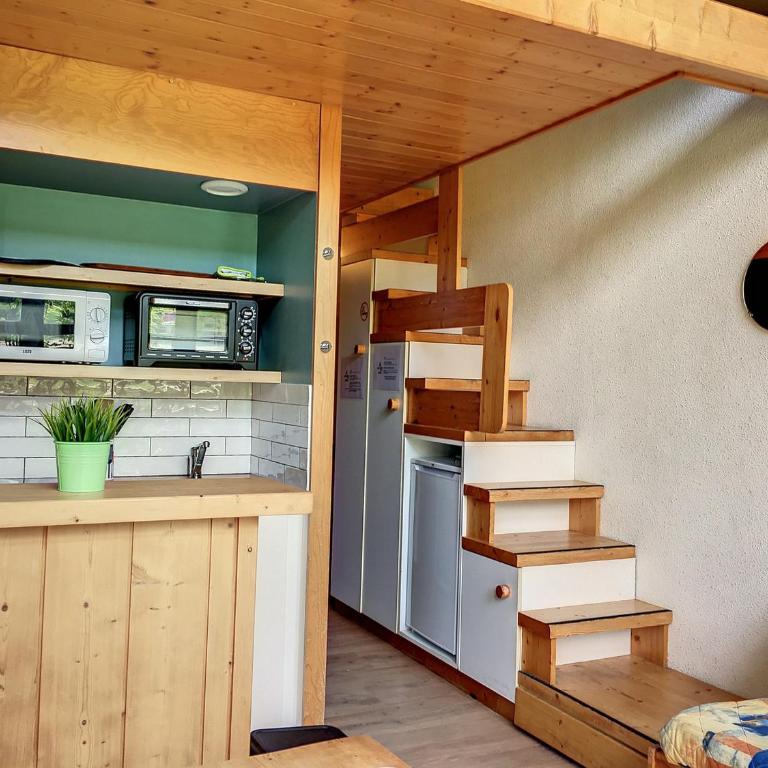 Studio mezzanine proche des pistes avec balcon et Wifi - FR-1-346-510 - Studio - 1