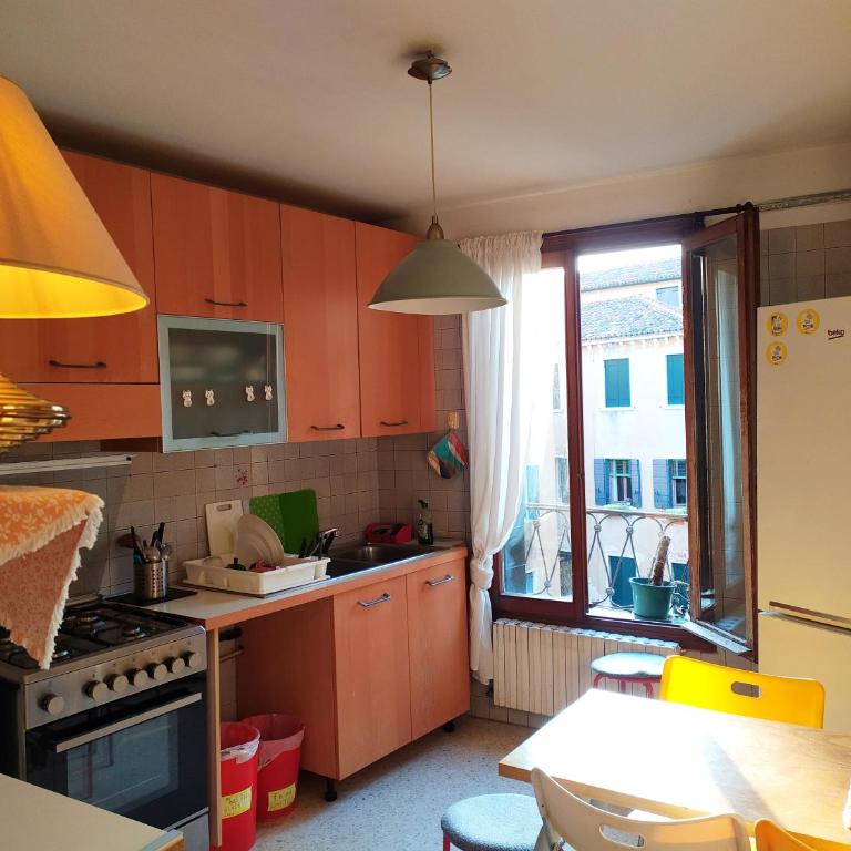 Two Steps from Rialto - Camera Matrimoniale con Bagno in Comune - 26