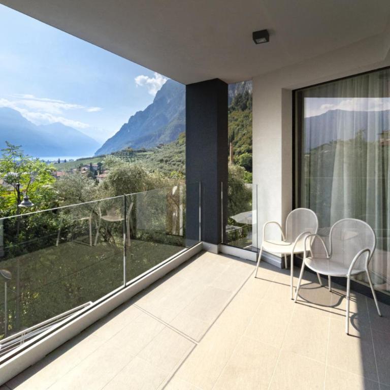 GARNI' FOCI - Junior Suite con Balcone e Vista Lago - 13