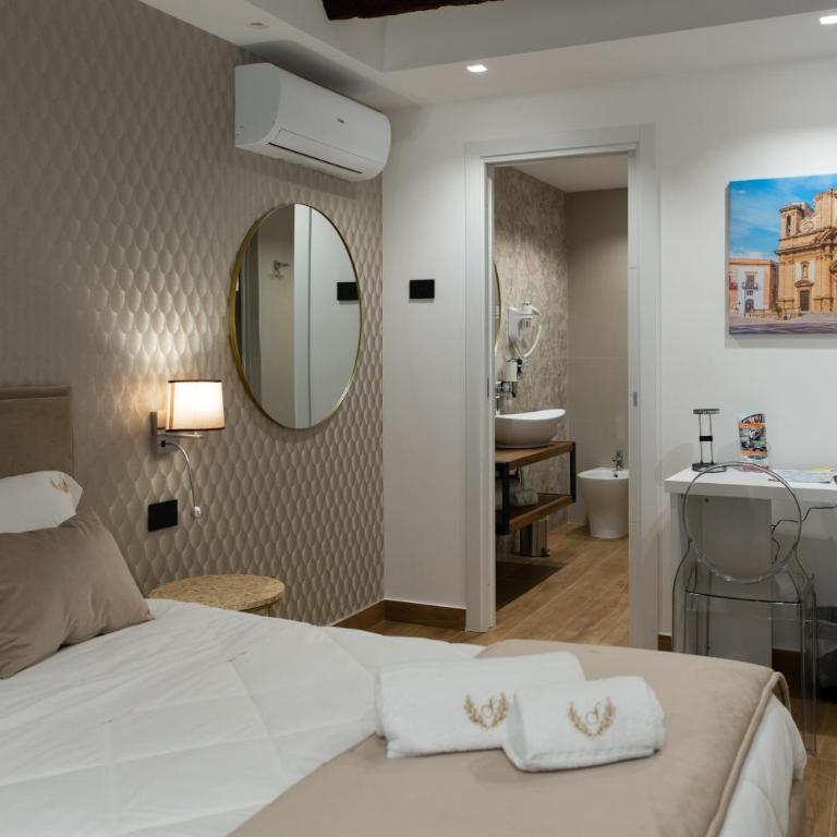 Sofi' Center Rooms - Double Room with Balcony - 27