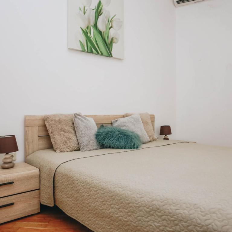 Apartment near Ponta Nova of Rafailovici - Apartment with Sea View - 17