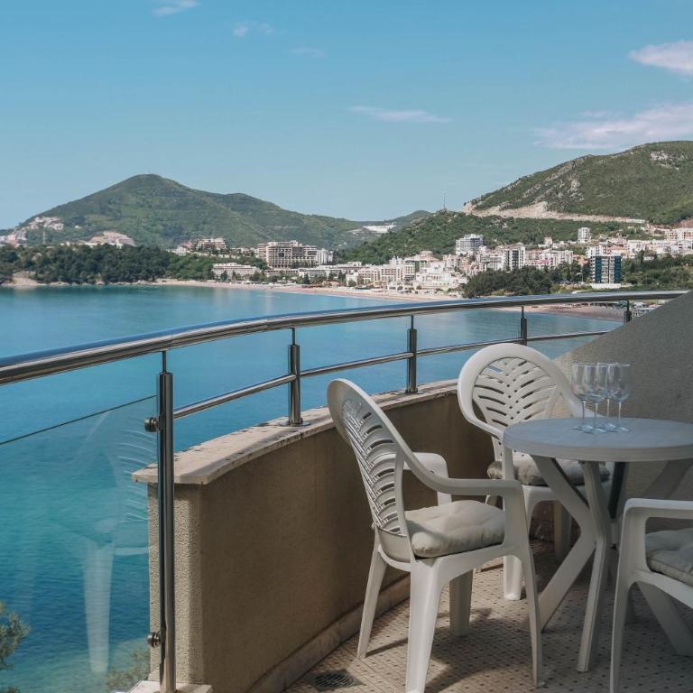Apartment near Ponta Nova of Rafailovici - Apartment with Sea View - 81