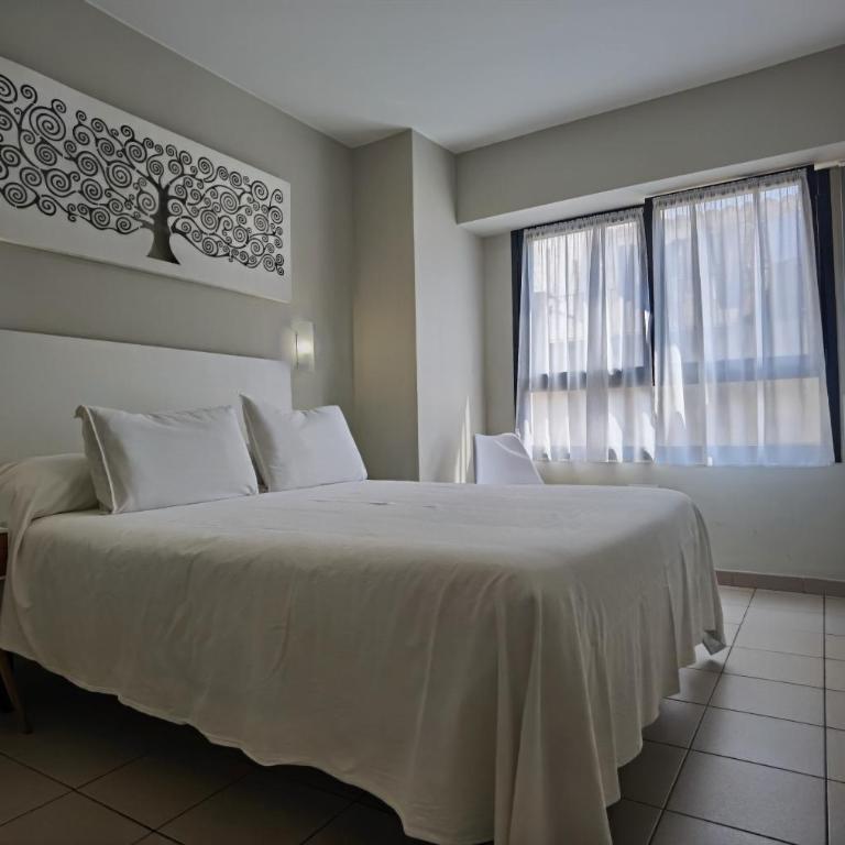 HOSTAL RIGAU - Habitación Doble con baño privado - 1 o 2 camas - 4