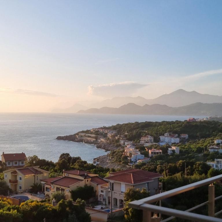 Cold Bay Mansion Luxury Sea View Suites - One-Bedroom Apartment - 14