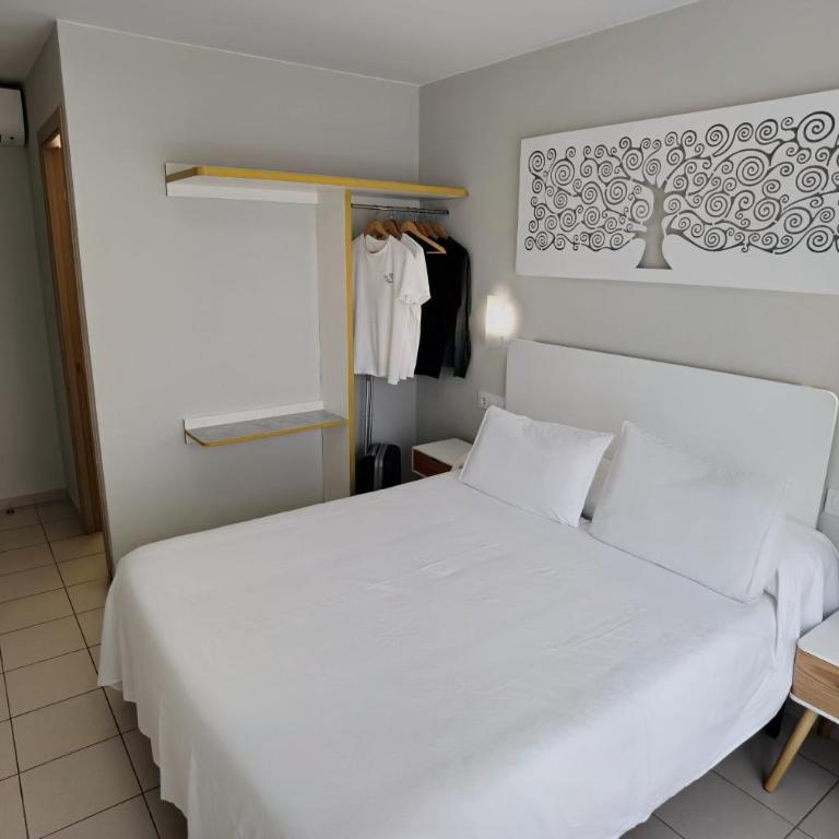 HOSTAL RIGAU - Habitación Doble con baño privado - 1 o 2 camas - 5
