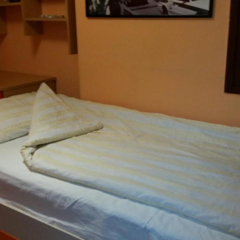 GALBY - Dobrinja - 1km from the airport - Apartman sa 2 Spavaće Sobe - 5