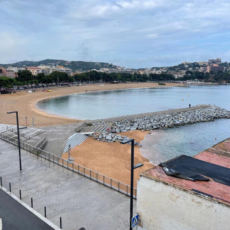 Aquamarine Sant Feliu en la playa con patio - Apartamento de 3 dormitorios - 32