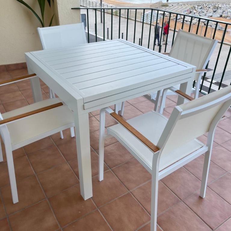 Aquamarine Sant Feliu en la playa con patio - Apartamento de 3 dormitorios - 1
