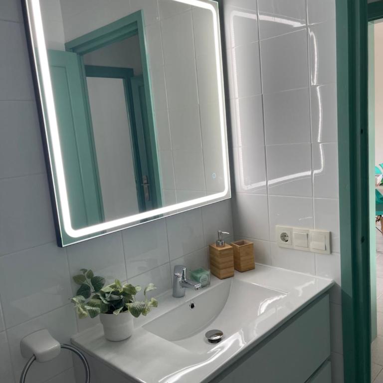 Aquamarine Sant Feliu en la playa con patio - Apartamento de 3 dormitorios - 28