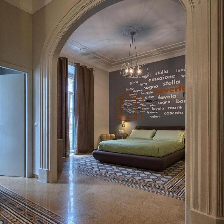 The Pope's Window - Suite with Balcony - 2