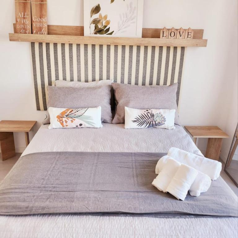 Dptos amoblados NQN - Excelente ubicacion- ZONA CENTRO - Apartamento con balcón - 4