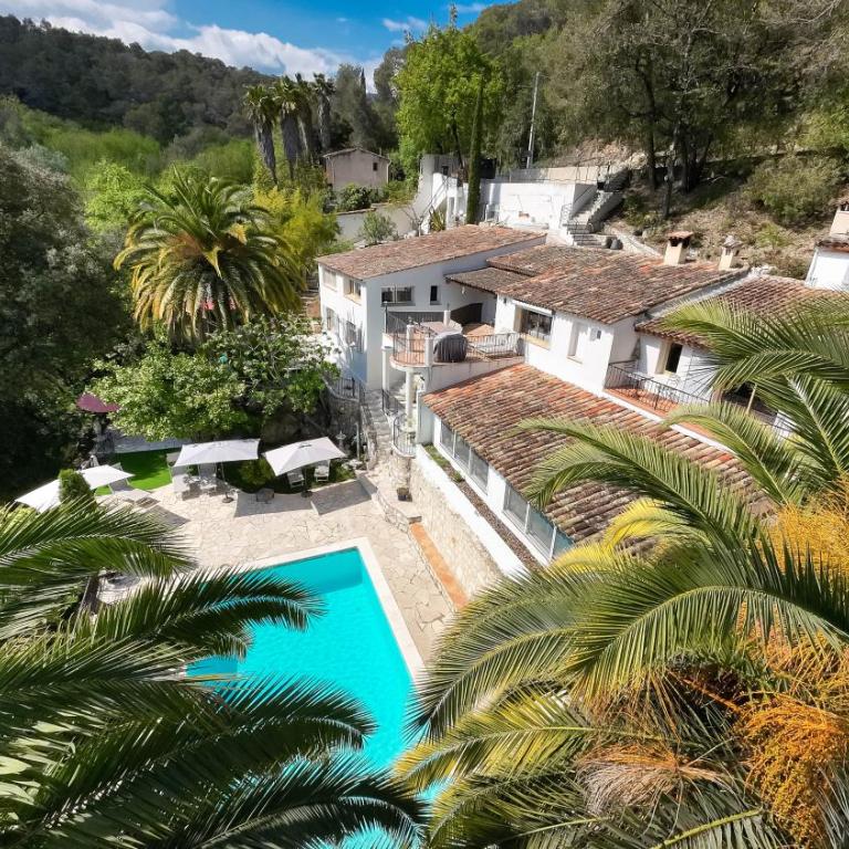 Belle maison atypique avec piscine chauffée - Apartment - 44