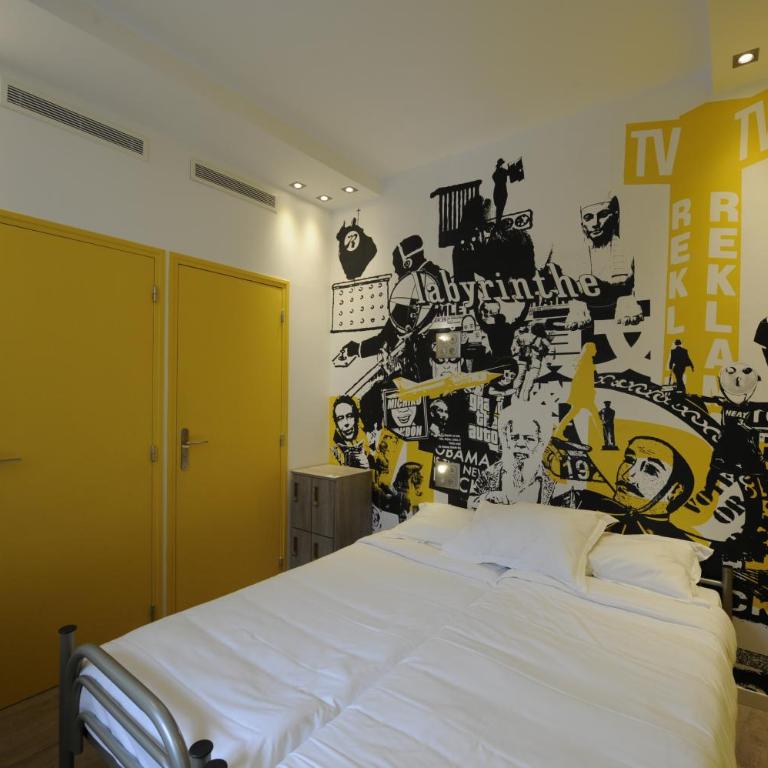 The 3 Ducks Eiffel Tower by Hiphophostels - Habitación Doble con ducha - 2 camas - 2