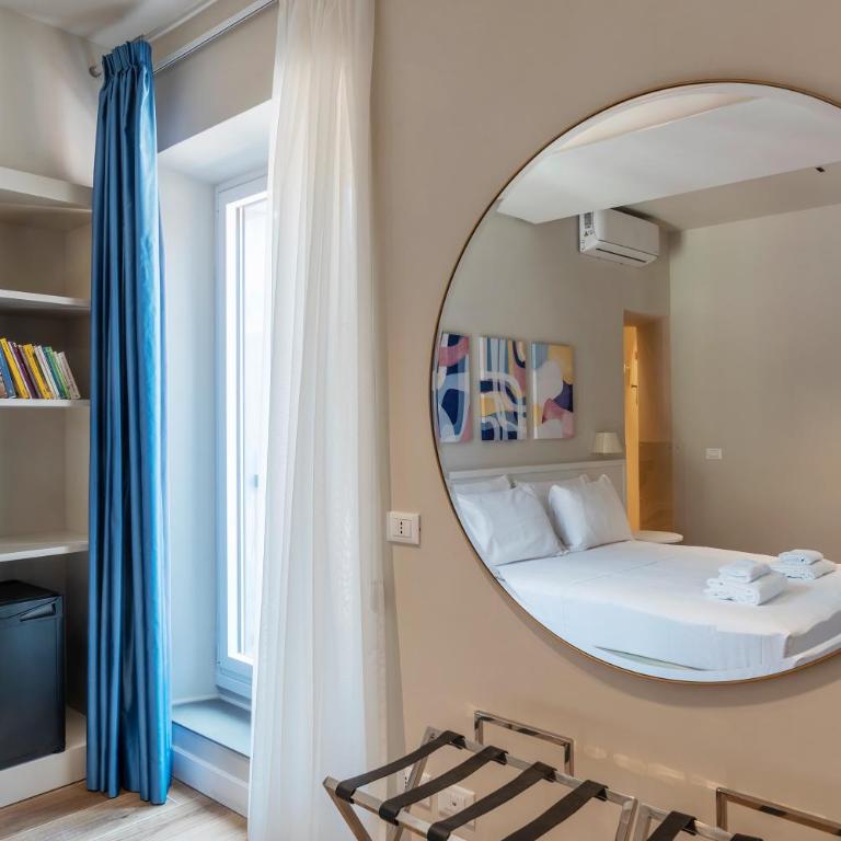 Luxury Corso Suite - DesignD Stays - Three-Bedroom Apartment - 13