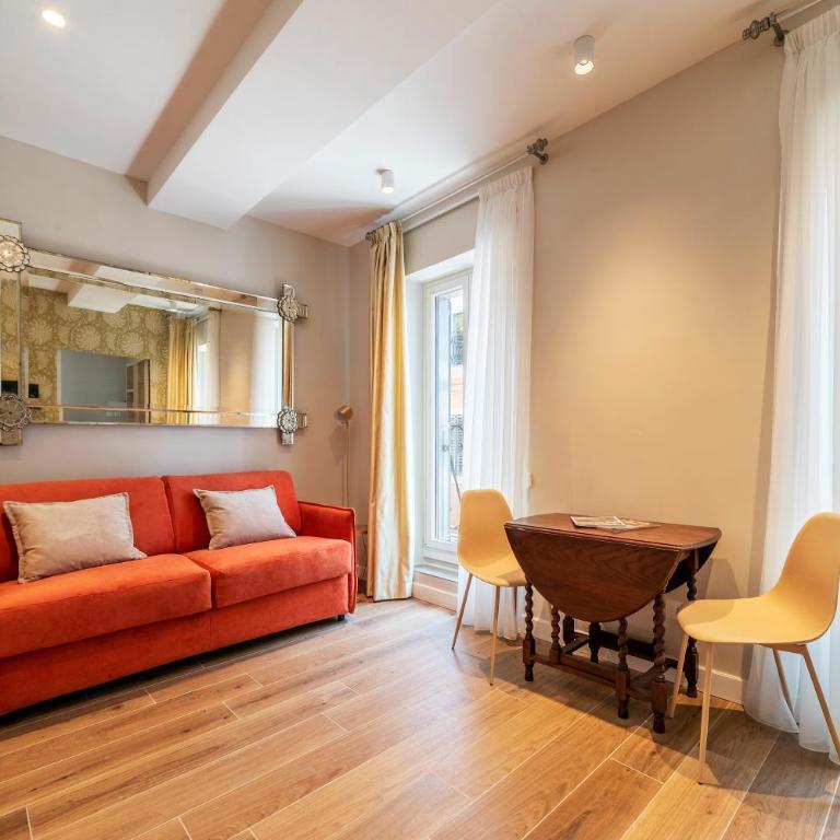Luxury Corso Suite - DesignD Stays - Three-Bedroom Apartment - 20