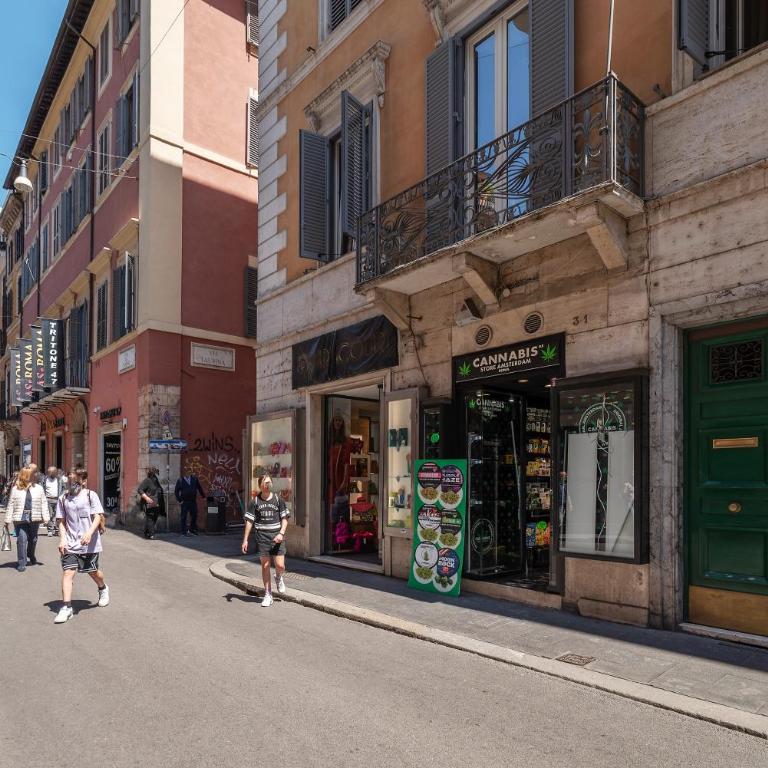 Luxury Corso Suite - DesignD Stays - Three-Bedroom Apartment - 28
