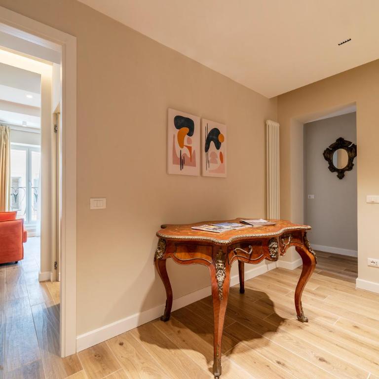 Luxury Corso Suite - DesignD Stays - Three-Bedroom Apartment - 30