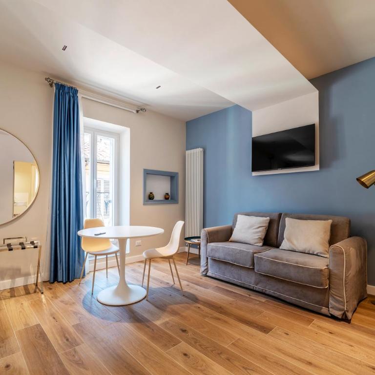 Luxury Corso Suite - DesignD Stays - Three-Bedroom Apartment - 32