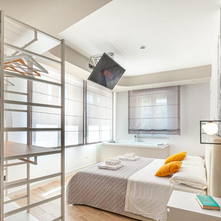 Eleonore Elegant Rooms - Queen Room with Spa Bath - 9
