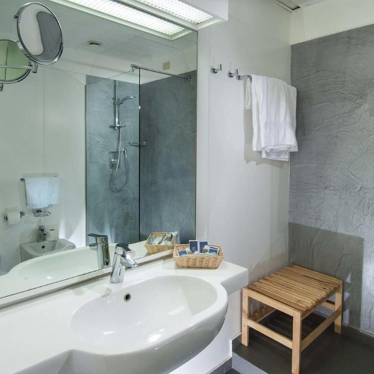 Hotel Mediterraneo - Standard Room Sea Front - 9