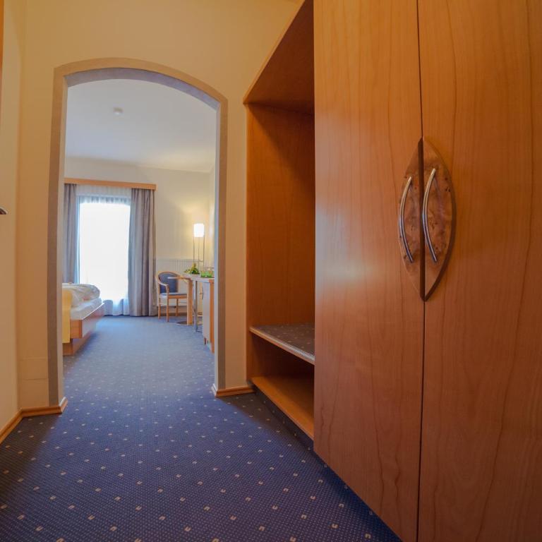Gasthof Mauthner Zum Kirchenwirt - Hotel Garni - Doppelzimmer mit Balkon - 5