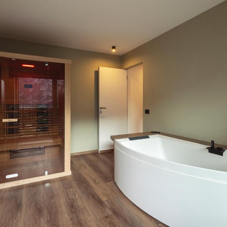 Hotel Castel Mani - Suite mit Whirlpool - 3