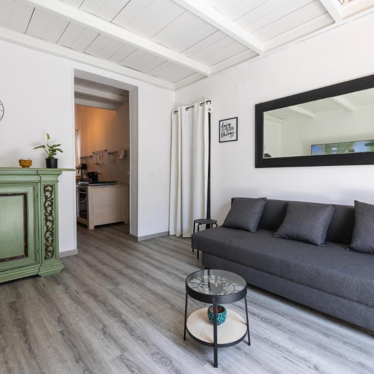 ELLY HOLIDAY HOUSE - Two-Bedroom House - 29