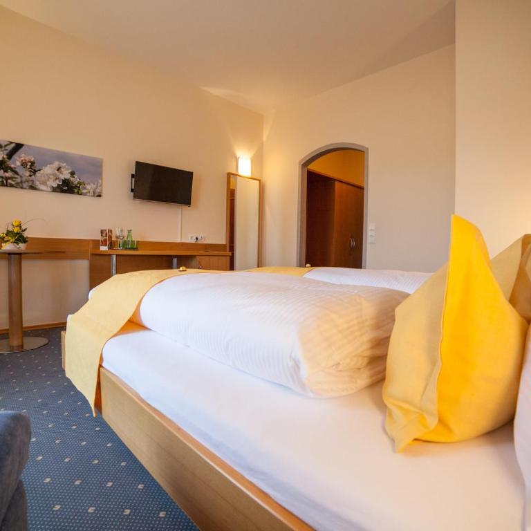 Gasthof Mauthner Zum Kirchenwirt - Hotel Garni - Doppelzimmer mit Balkon - 11