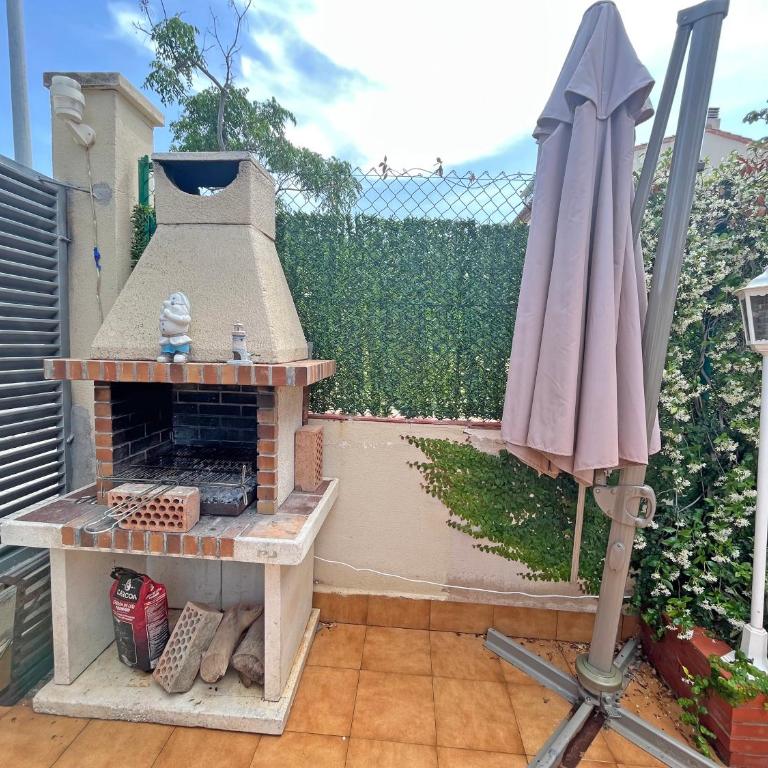 CASA EN VILAFORTUNY CON BARBACOA PISCINA COMUNITARIa - Two-Bedroom House - 2