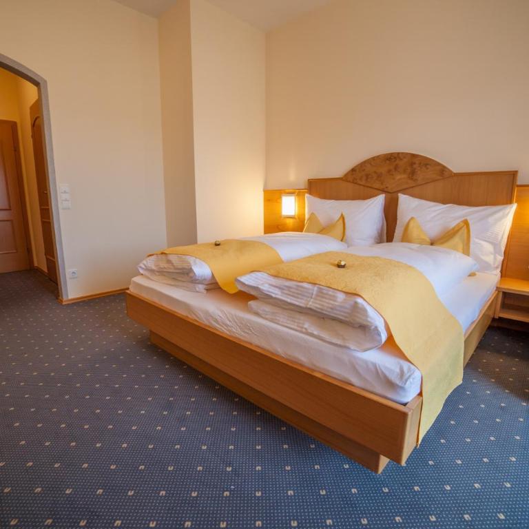 Gasthof Mauthner Zum Kirchenwirt - Hotel Garni - Doppelzimmer mit Balkon - 9