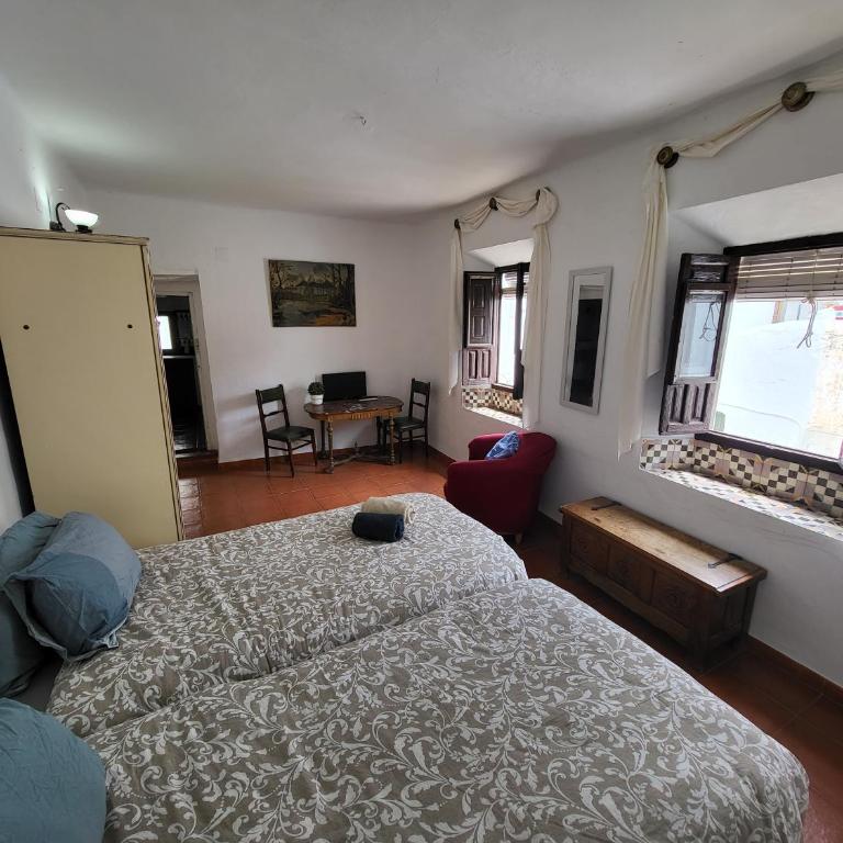 Casa Hadriano - Habitación Doble con baño privado externo - 2 camas - 4