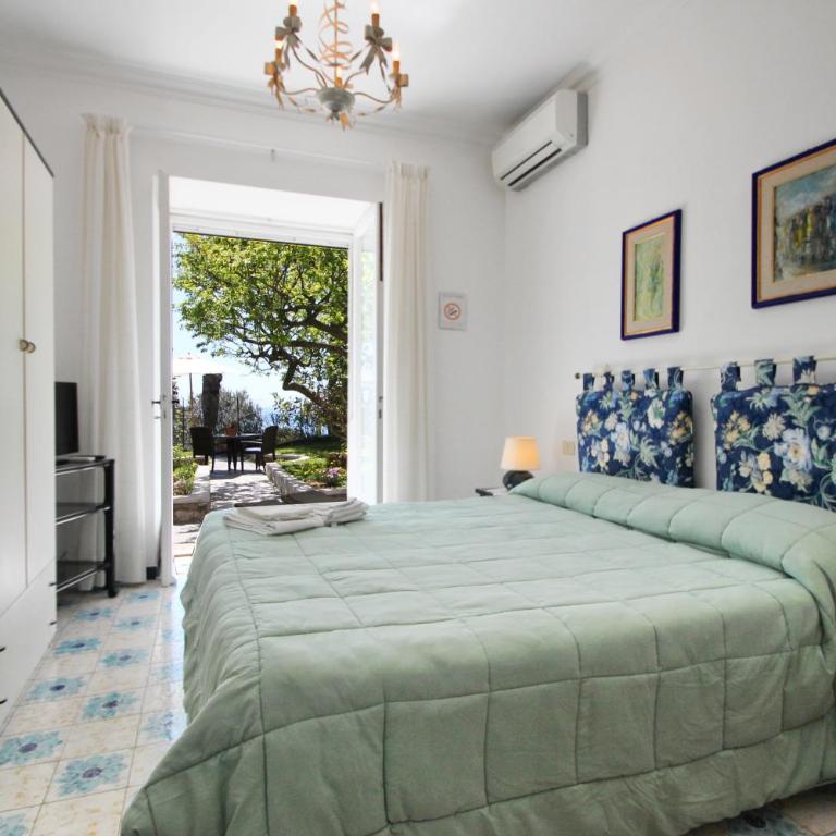 Casa Augusto B&B - Camera Matrimoniale/Doppia con Letti Singoli con Terrazza e Vista Mare - 11