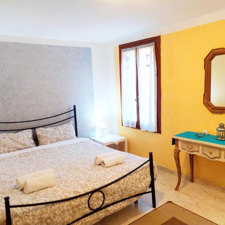Zen Accommodations Rialto - Camera Matrimoniale con Bagno in Comune - 15