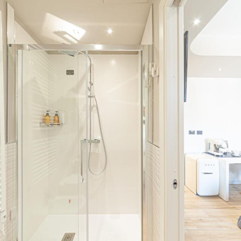 Eleonore Elegant Rooms - Deluxe Double Room with Balcony - 12