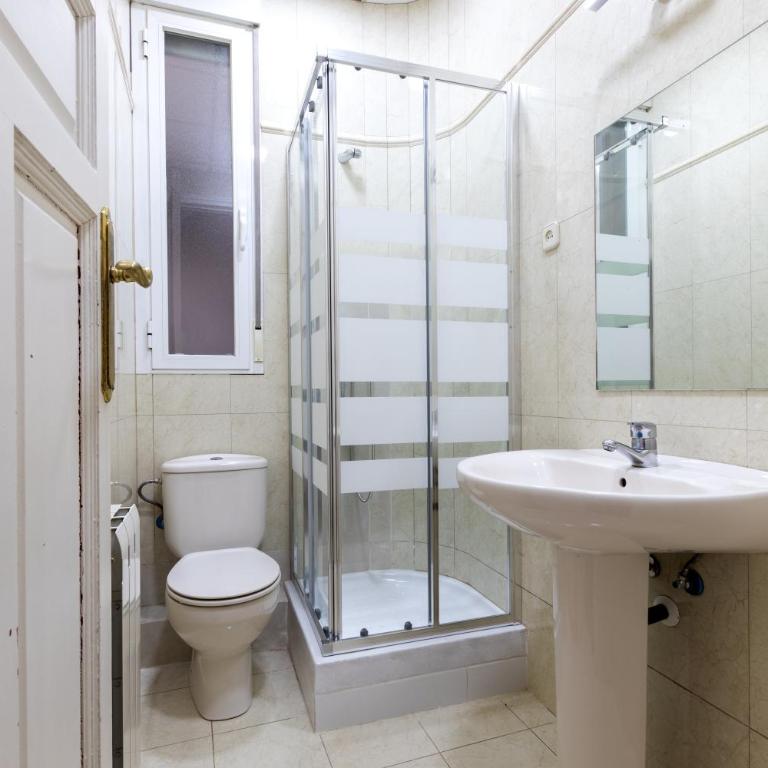 Live it Madrid Gran Vía - Single Room with Shared Bathroom - 10