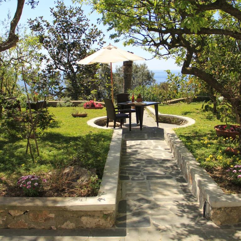 Casa Augusto B&B - Camera Matrimoniale/Doppia con Letti Singoli con Terrazza e Vista Mare - 9