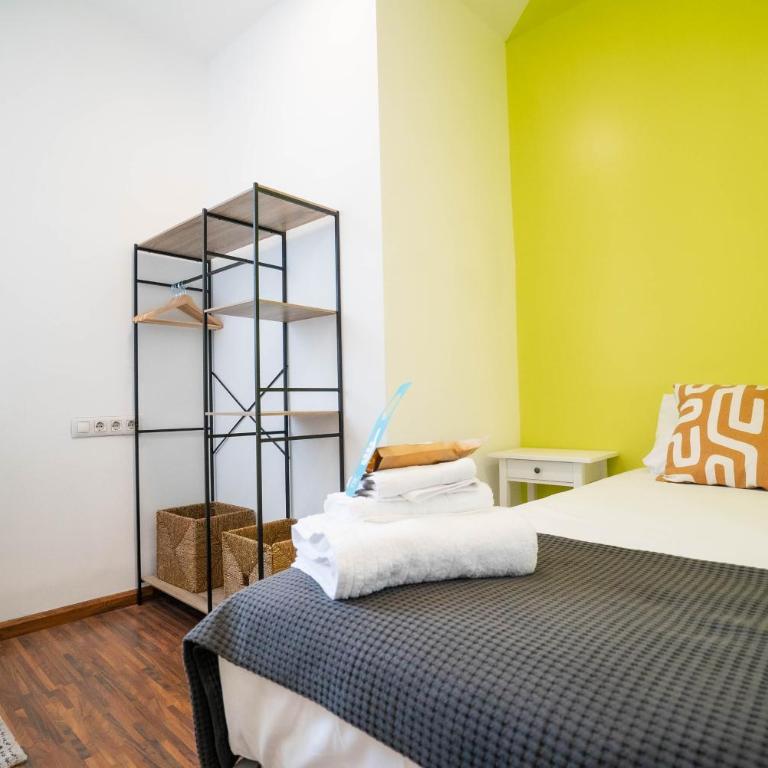 Live it Madrid Gran Vía - Single Room with Shared Bathroom - 8