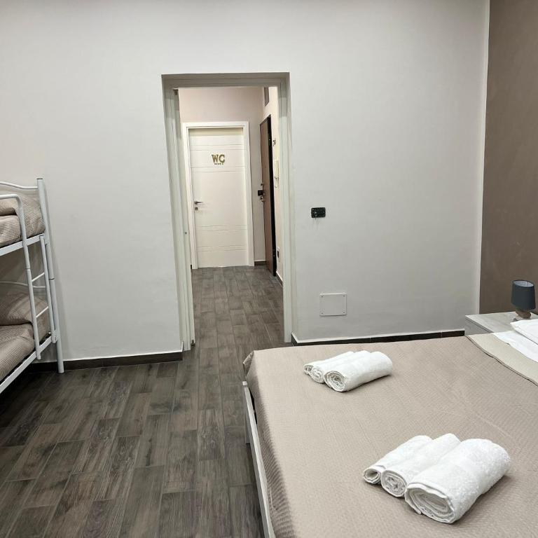 FUDDIA Room & Suite - Camera Quadrupla con Bagno Privato Esterno - 3