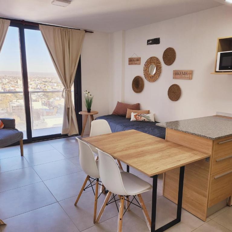 Dptos amoblados NQN - Excelente ubicacion- ZONA CENTRO - Apartamento con balcón - 15