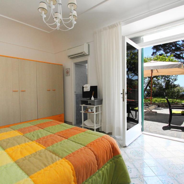 Casa Augusto B&B - Camera Matrimoniale/Doppia con Letti Singoli con Terrazza e Vista Mare - 13