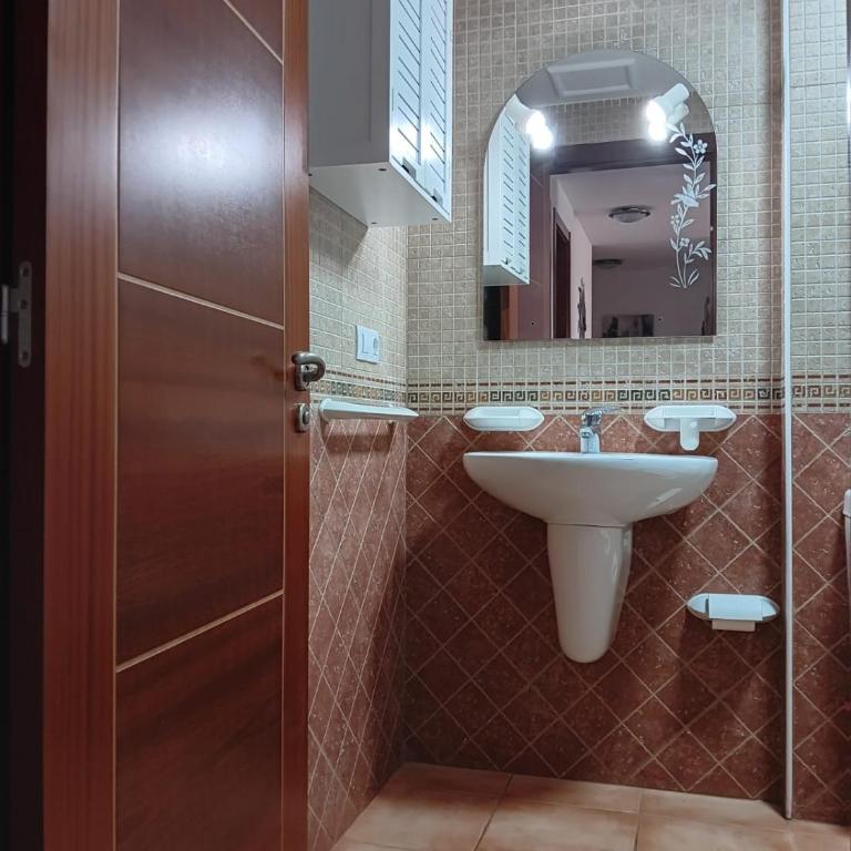 Brisas Fuerteventura: optic fiber,solarium,BBQ - Two-Bedroom Apartment - 21
