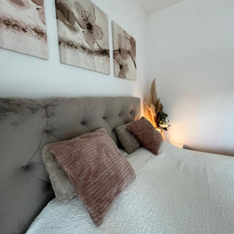 Omnia - One-Bedroom Apartment - 11