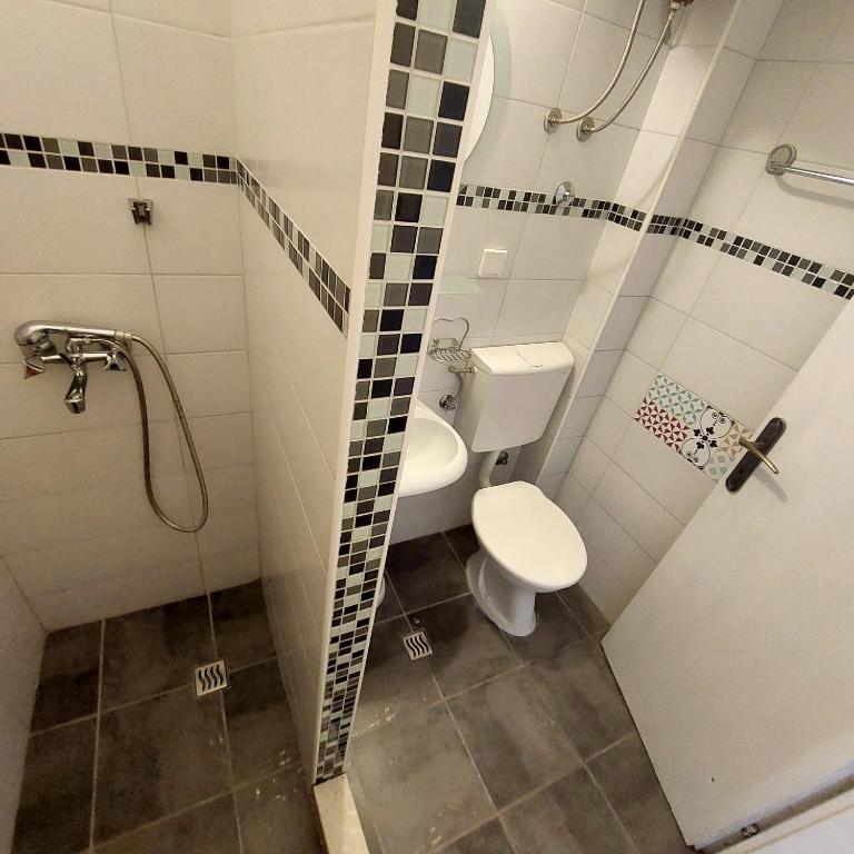 Apartmani Baia vista Apartments - Standardni Trokrevetni Studio - 11